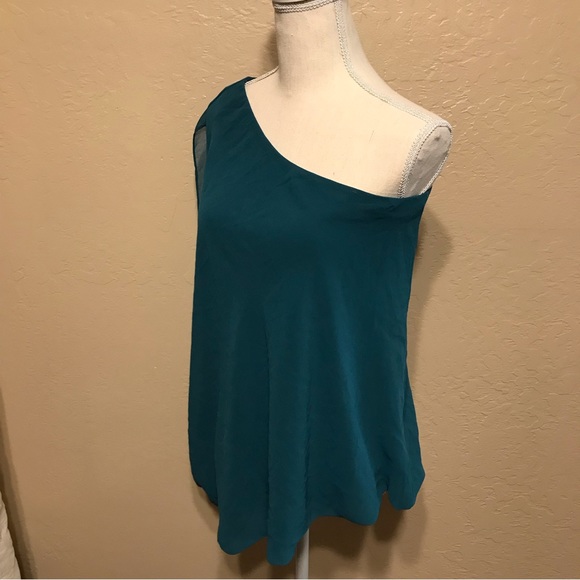 Bebe one shoulder Blouse - Picture 4 of 13